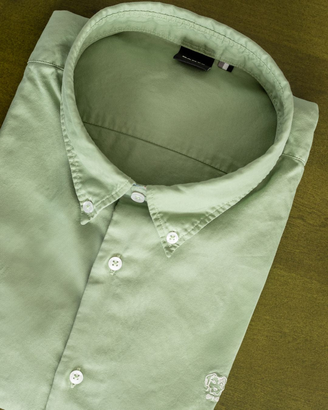 Camisa Antimanchas Oxford Verde Sage Logo Contraste - Regular Fit