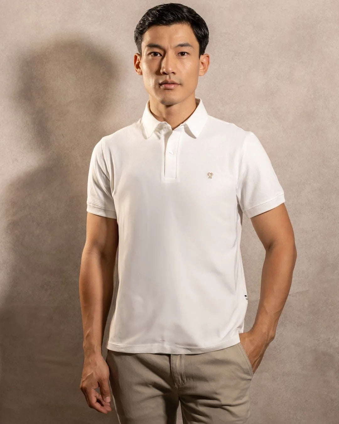 Polo Antimanchas Cuello Rígido Ivory - Regular Fit