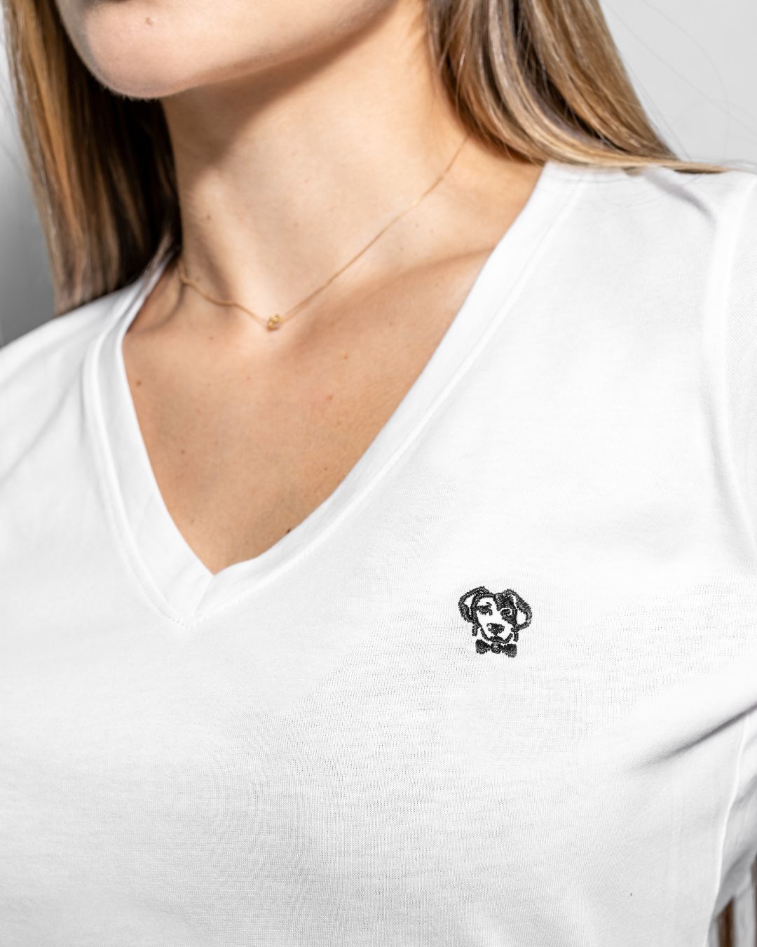 Camiseta Antimanchas  Cuello V Blanca