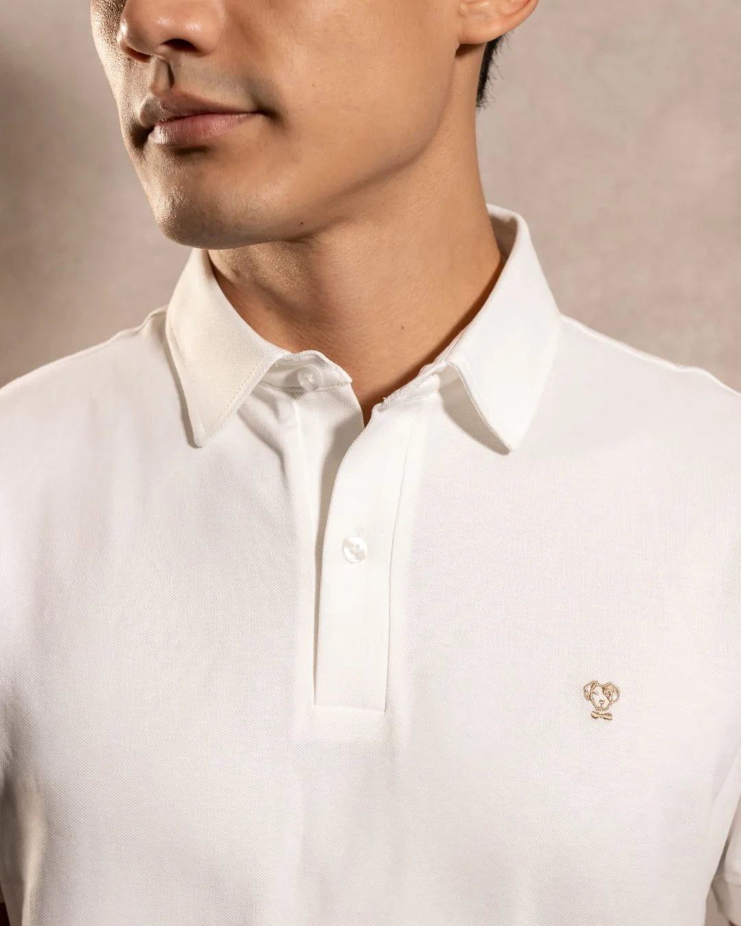Polo Antimanchas Cuello Rígido Ivory - Regular Fit